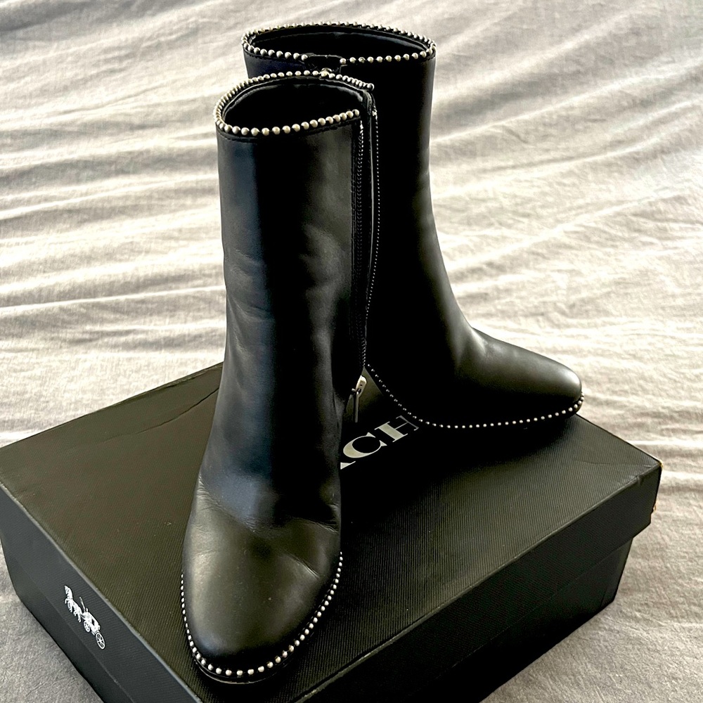 🍁🍁Cute Coach fall boots👢👢